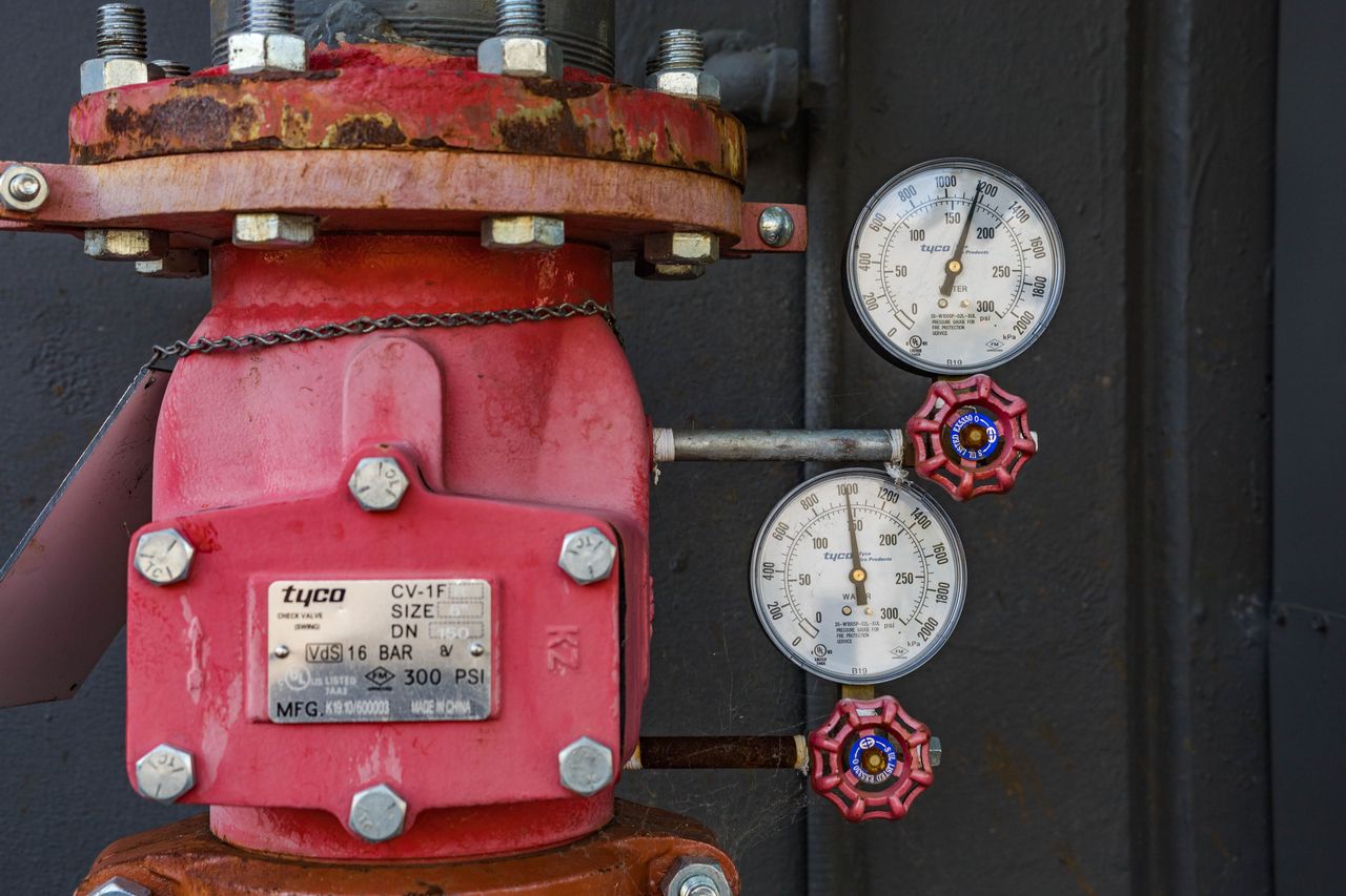 Relief valve: buka sendiri, nutup sendiri